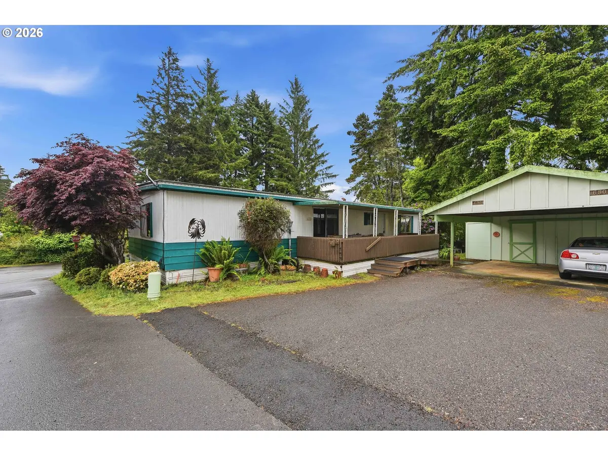 690 Village Pines Dr, Coos Bay, OR 97420 - #1