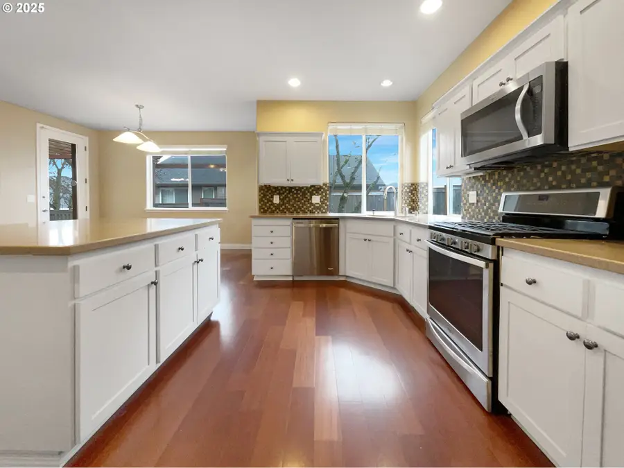 15516 SE Evergreen Dr, Portland, OR 97236 - Image #2