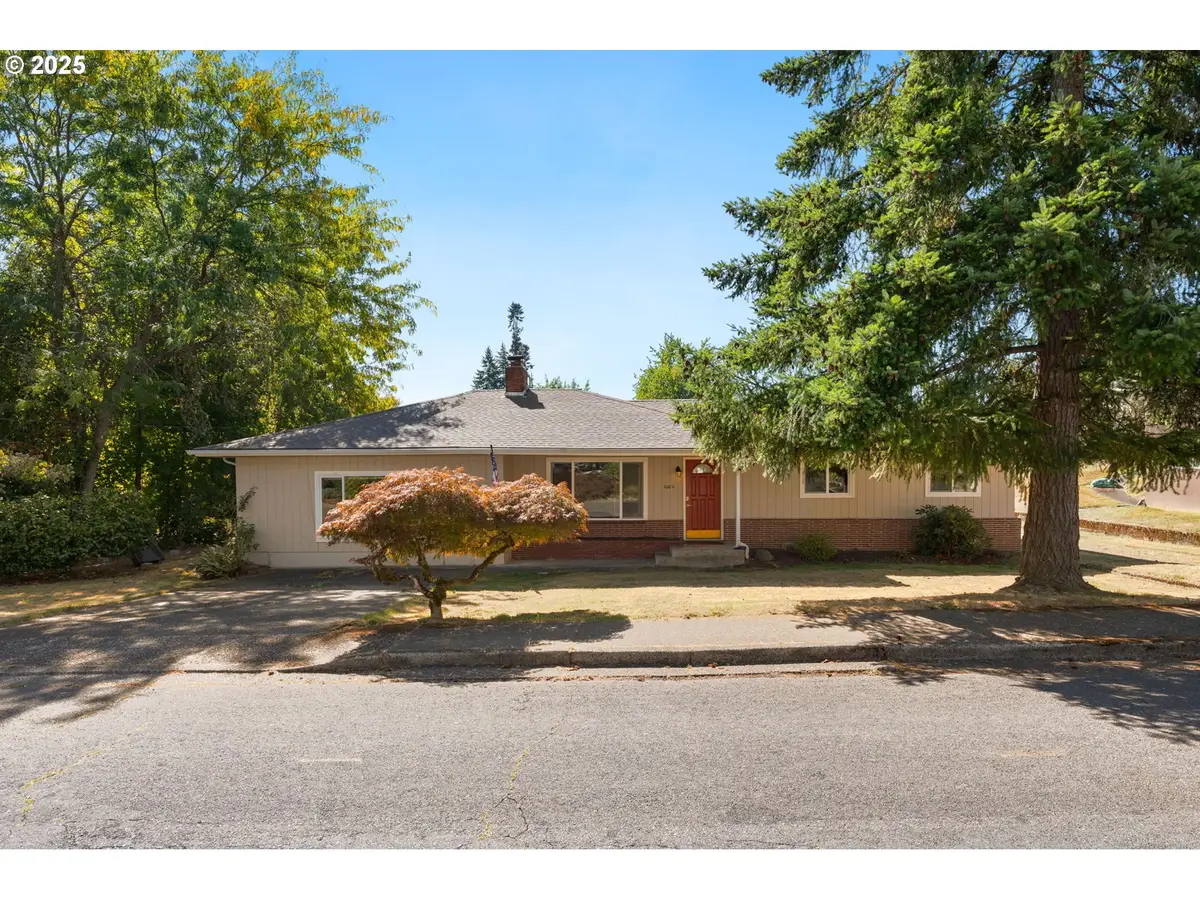 2002 Bloyd St, Kelso, WA 98626 - Image #1