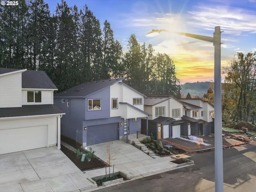 284 NW Mawrcrest Ave, Gresham, OR 97030 - #3