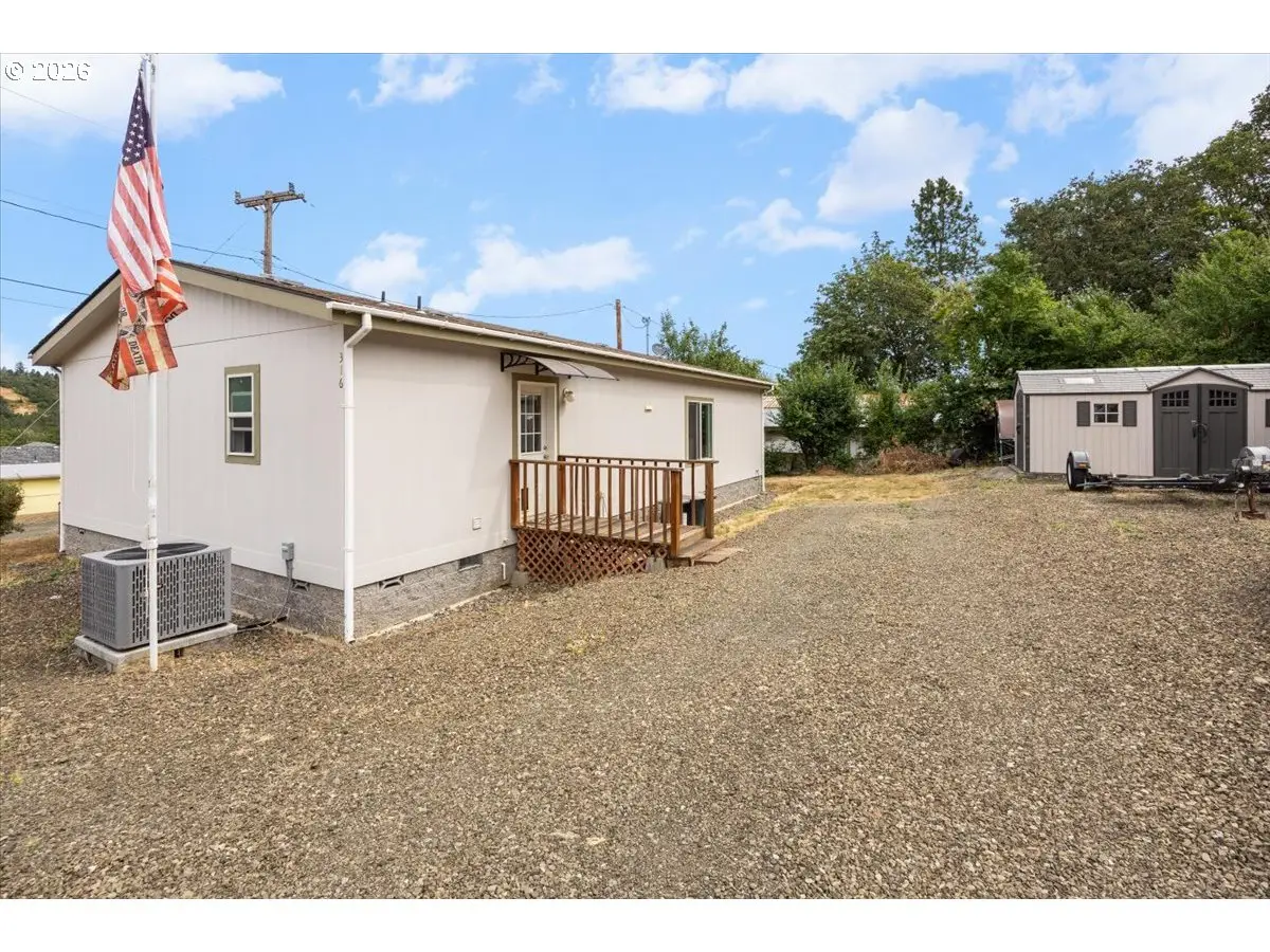 316 Wells Rd, Oakland, OR 97462 - #1
