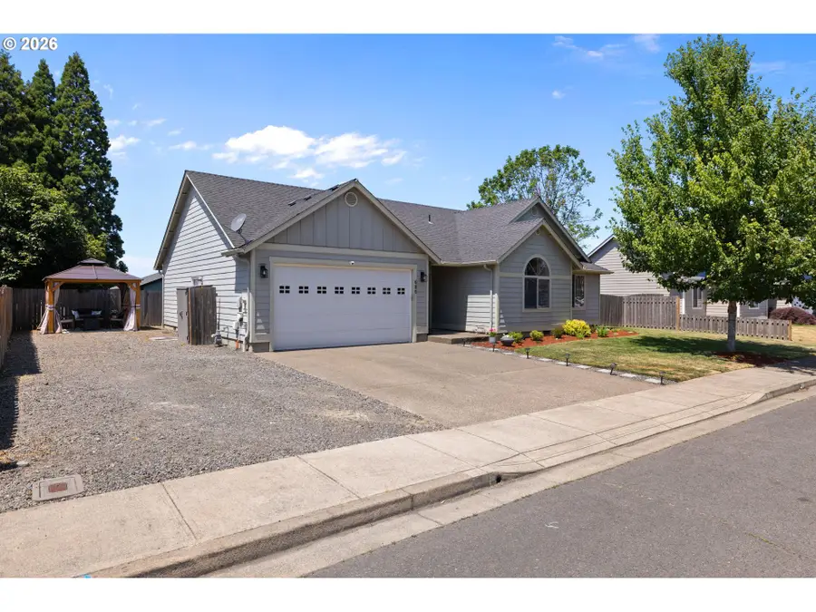 680 Andrian Dr, Molalla, OR 97038 - #3