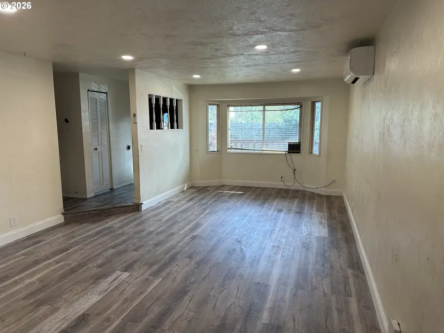 1435 5th St, Springfield, OR 97477 - #3