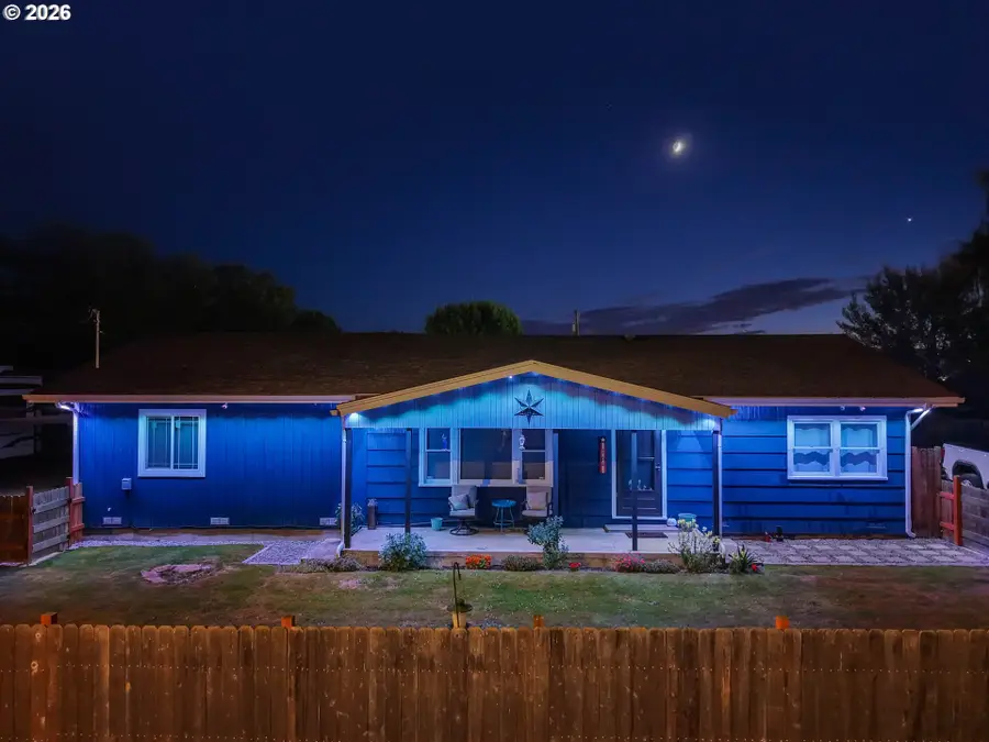 164 Hawthorne St, Sutherlin, OR 97479 - #2