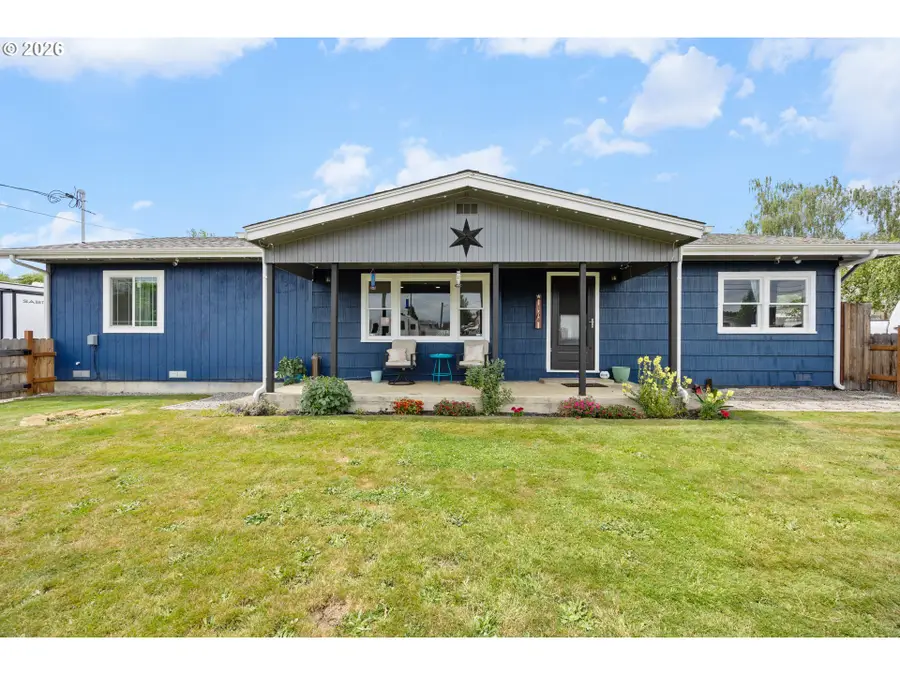 164 Hawthorne St, Sutherlin, OR 97479 - #3