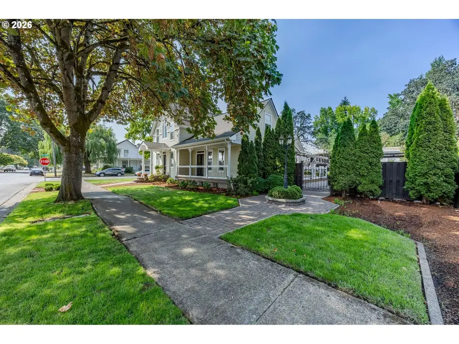 1221 Juniper St, Junction City, OR 97448 - #3