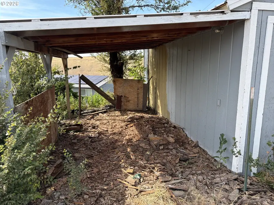 40 NE Mount Hebron Dr, Pendleton, OR 97801 - #3