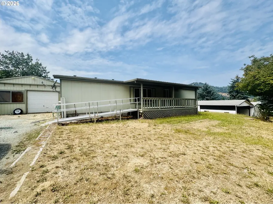 131 Allan St, Tri City, OR 97457 - #2