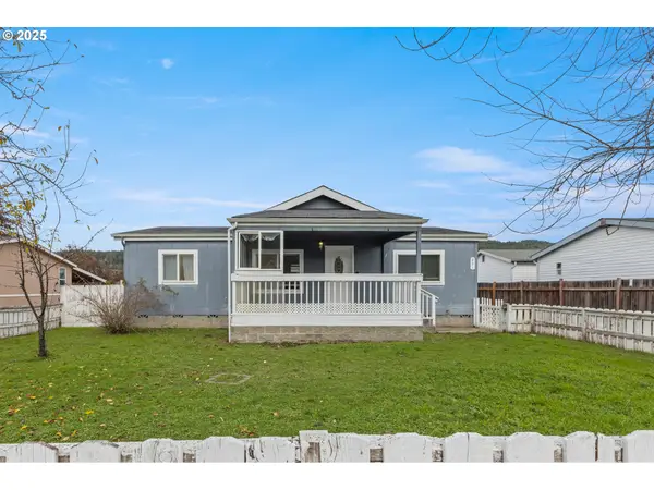 201 Heavenly Ct, Sutherlin, OR 97479