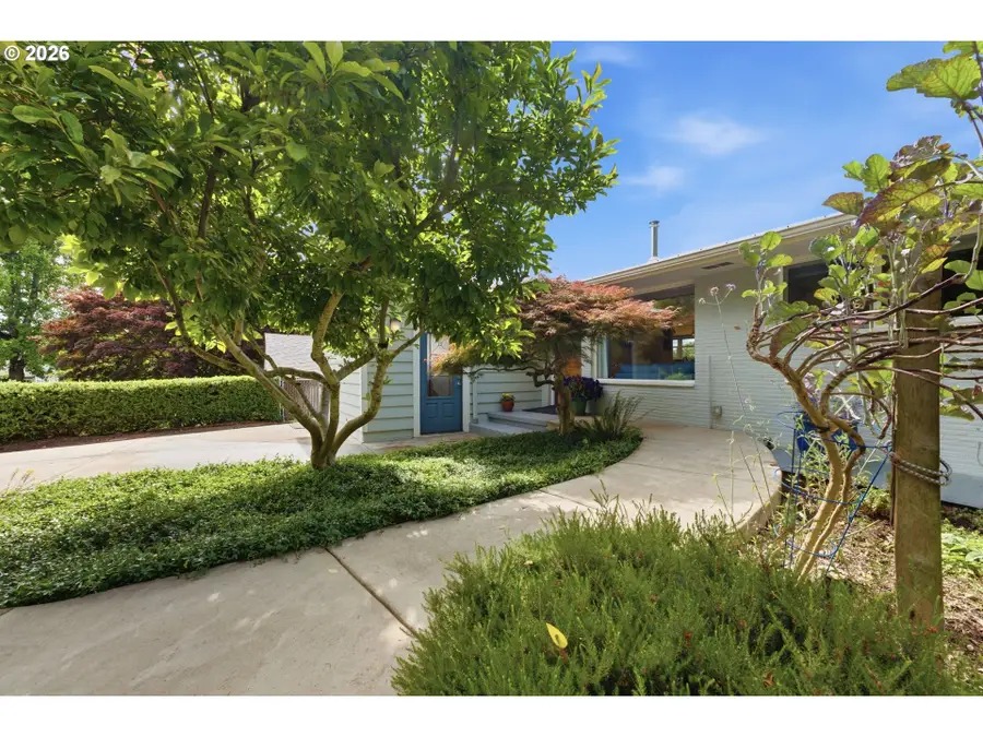 7100 SE Harrison Ct, Portland, OR 97215 - #2