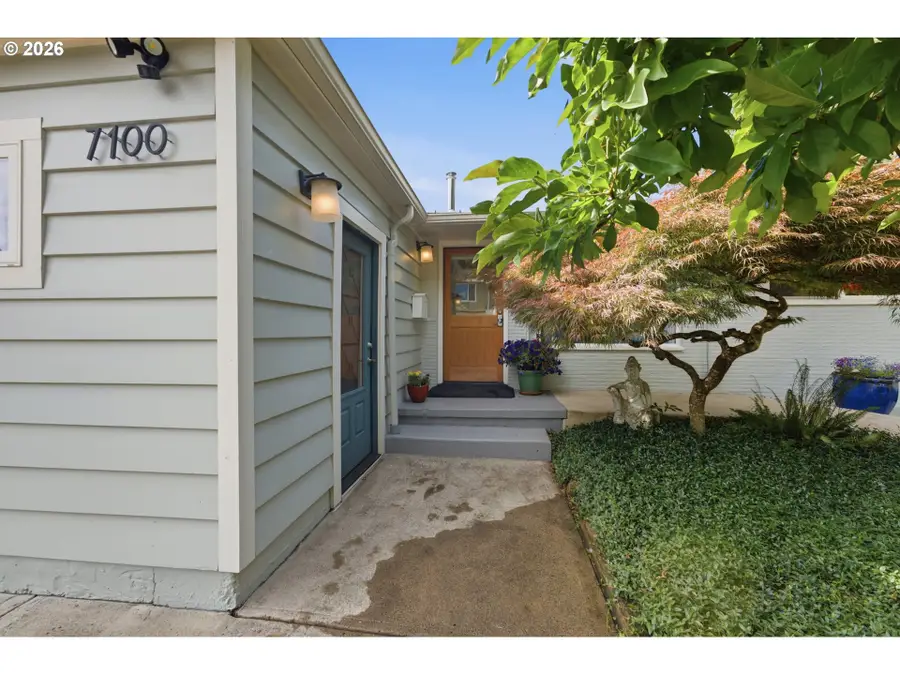 7100 SE Harrison Ct, Portland, OR 97215 - #3