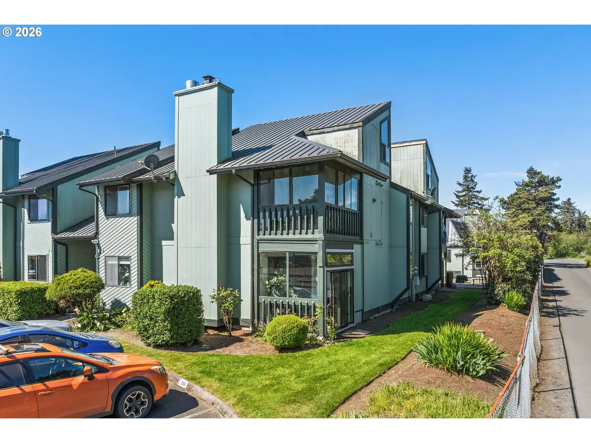 356 NE Skipanon Dr, Warrenton, OR 97146 - #1