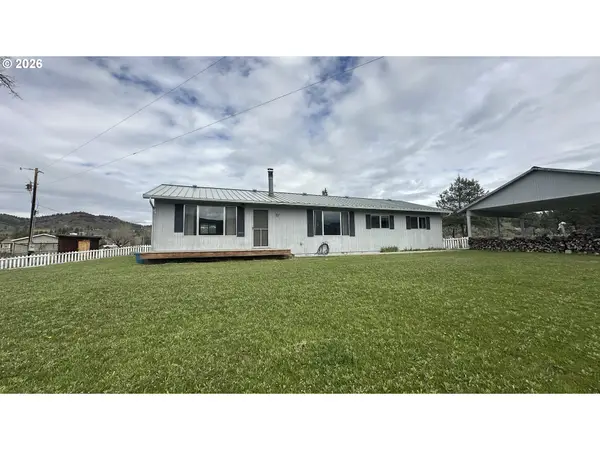 703 Broadway St, Spray, OR 97874