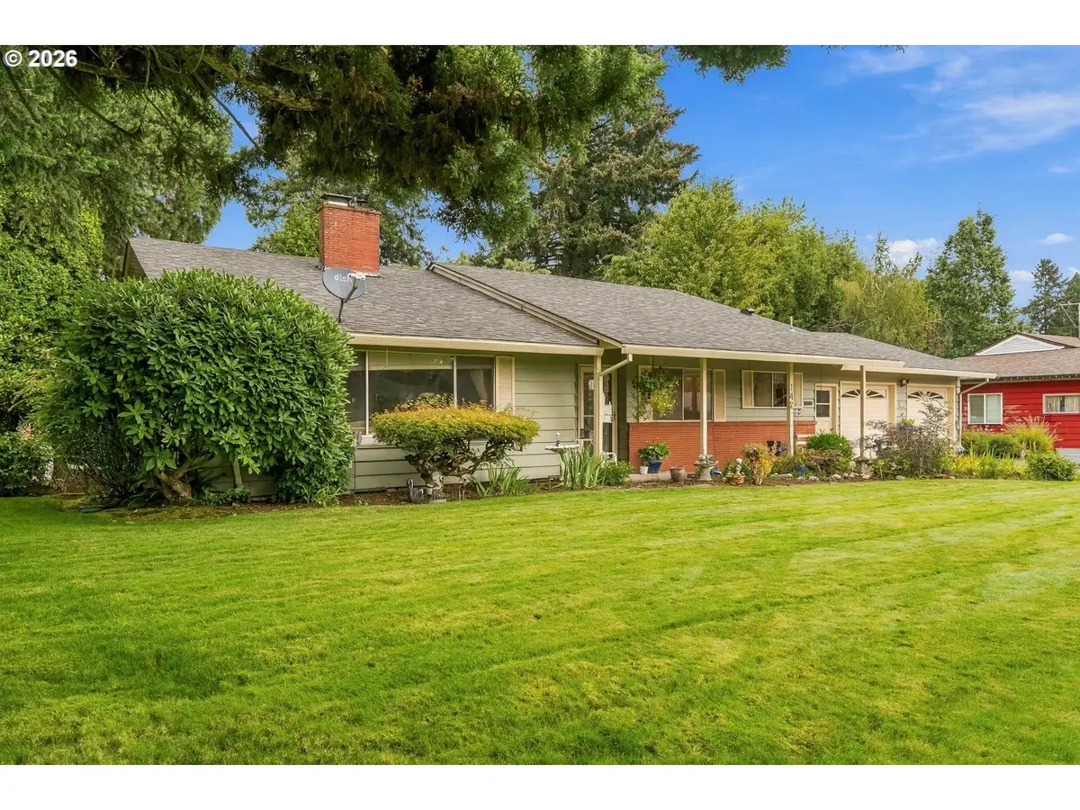 142 NE 10th Ave, Canby, OR 97013 - #1