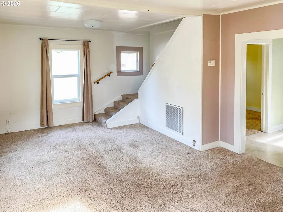 1747 SE Kane St, Roseburg, OR 97470 - Image #3