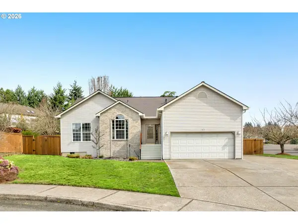 703 E Stonecreek Dr, LaCenter, WA 98629