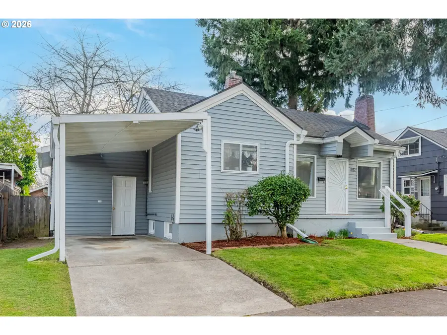 7052 N Fenwick Ave, Portland, OR 97217 - #2