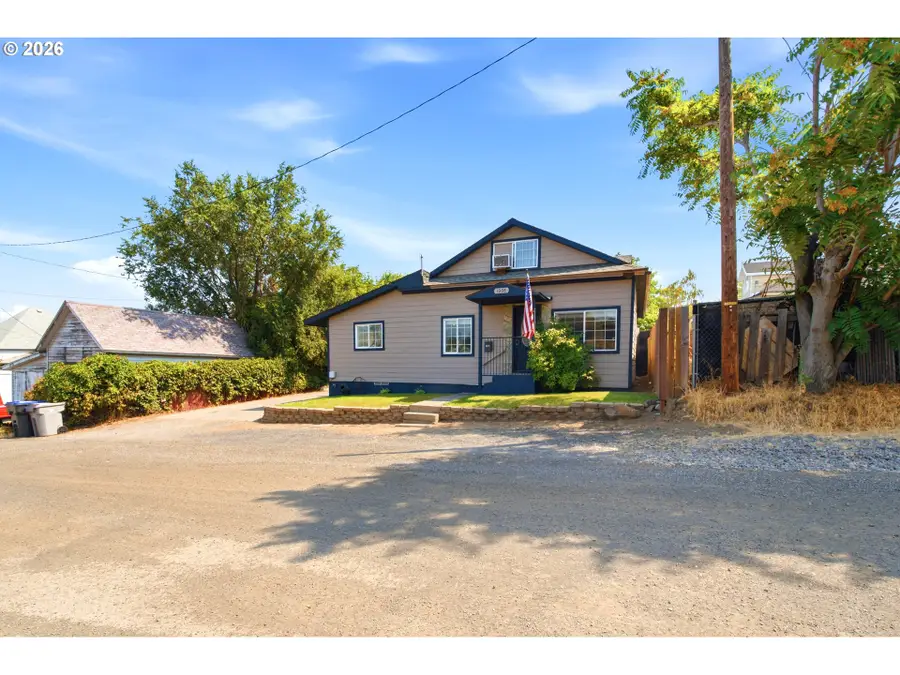 1008 J St, The Dalles, OR 97058 - #2