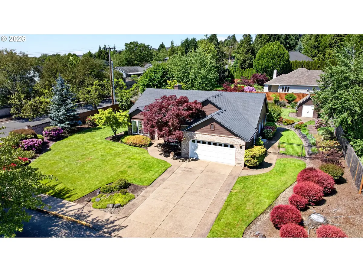 211 NW West Hills Dr, McMinnville, OR 97128 - #1