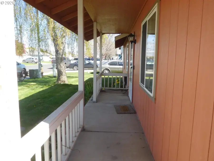 180 NE 15th Ave, Milton Freewater, OR 97862 - #2