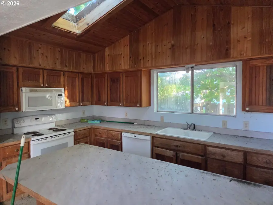 525 King Salmon, Hammond, OR 97121 - #2