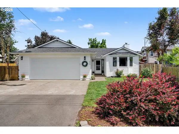 645 John St, MtAngel, OR 97362