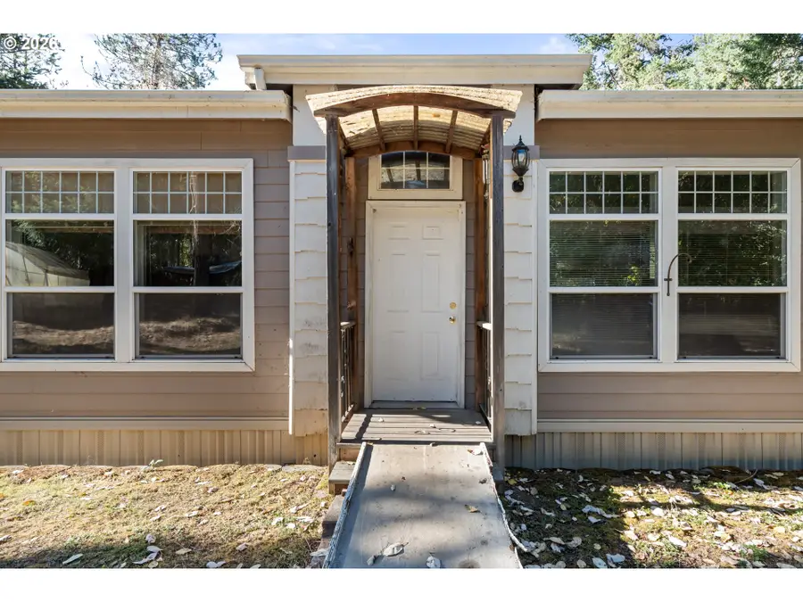 351 Board Shanty Creek Rd, Grants Pass, OR 97527 - #3