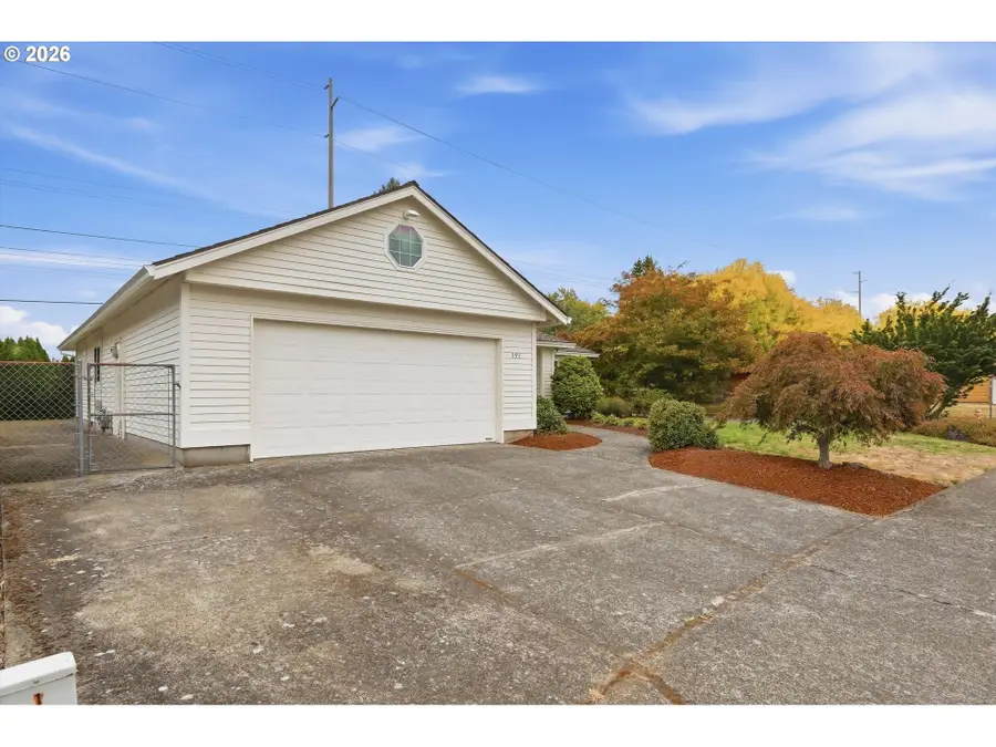 391 NE 30th Dr, Gresham, OR 97030 - #3