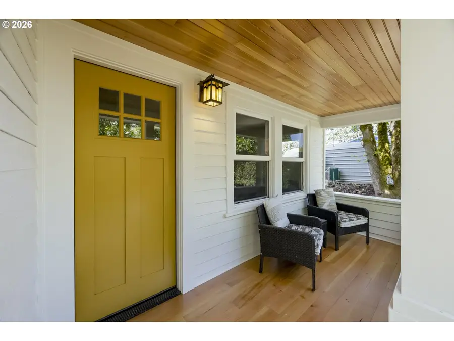 319 S Center St, Oregon City, OR 97045 - #3