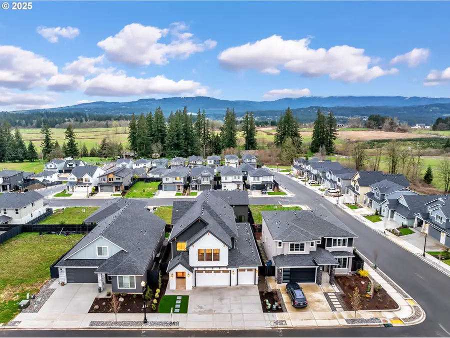 231 W Koa St, Washougal, WA 98671 - #3