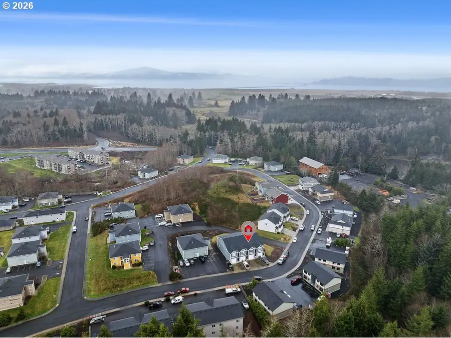 1524 SE Honeysuckle Loop, Warrenton, OR 97146 - #3