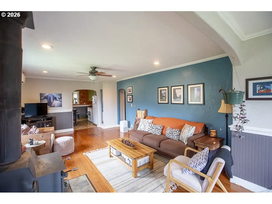 204 Crook Ave, La Grande, OR 97850 - #3