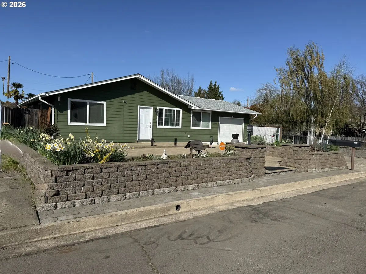 2082 Bel Air Ct #2082, Roseburg, OR 97471 - #1