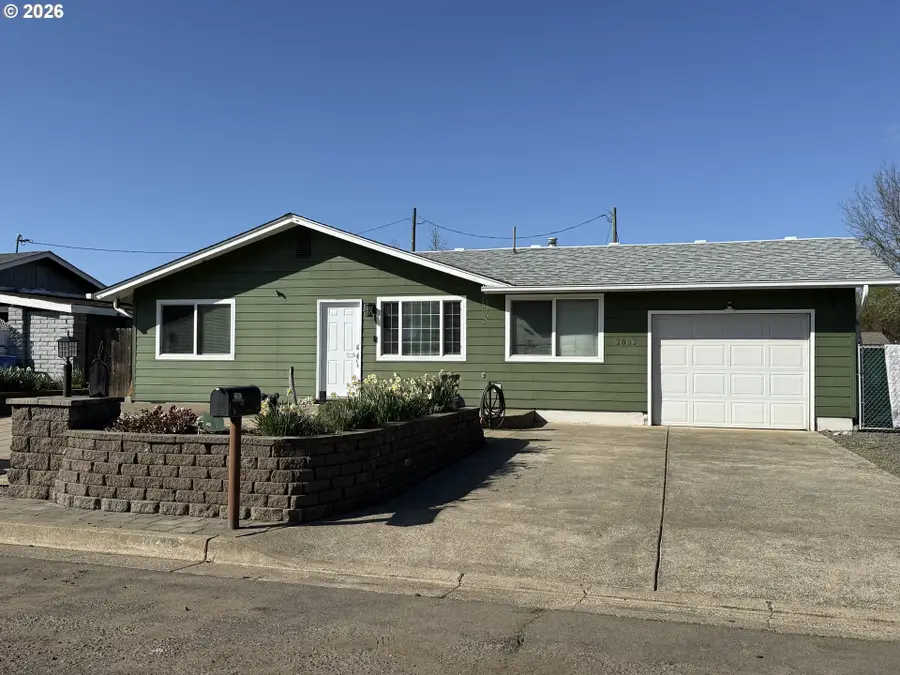 2082 Bel Air Ct #2082, Roseburg, OR 97471 - #2