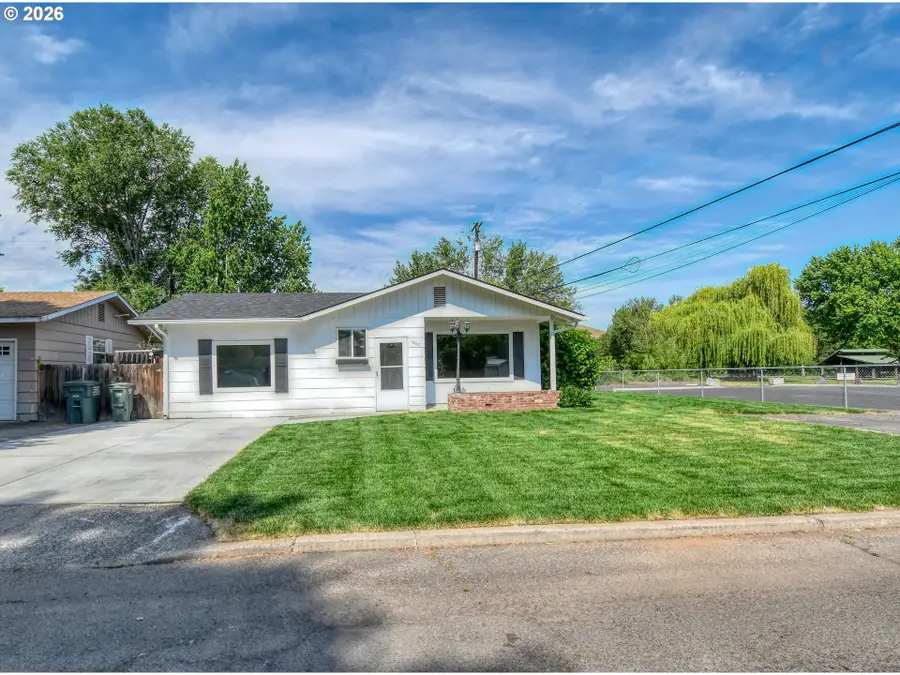 1303 SW 41st St, Pendleton, OR 97801 - #2