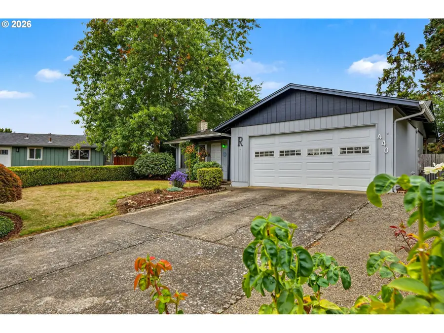 440 W College St, Mount Angel, OR 97362 - #2