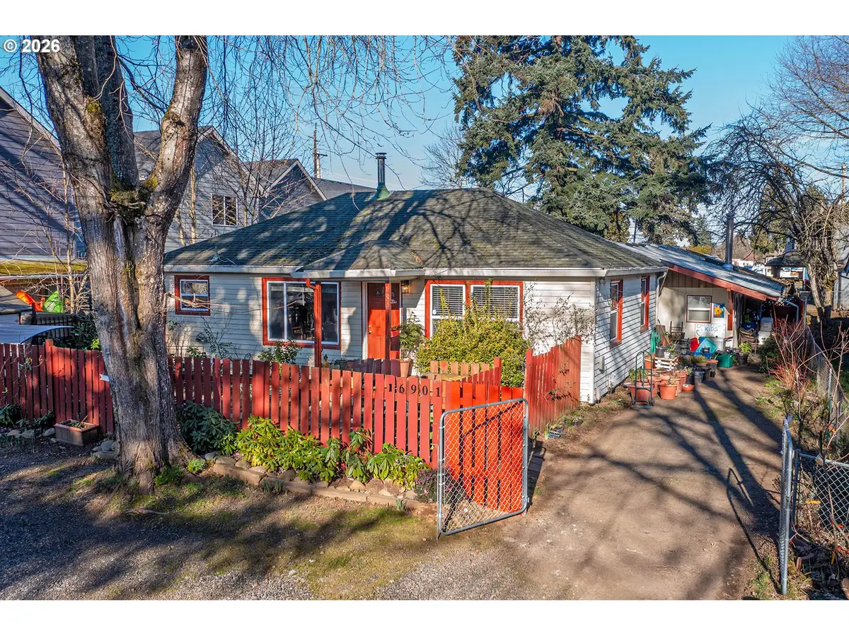 16901 SE Ivon St, Portland, OR 97236 - Image #1