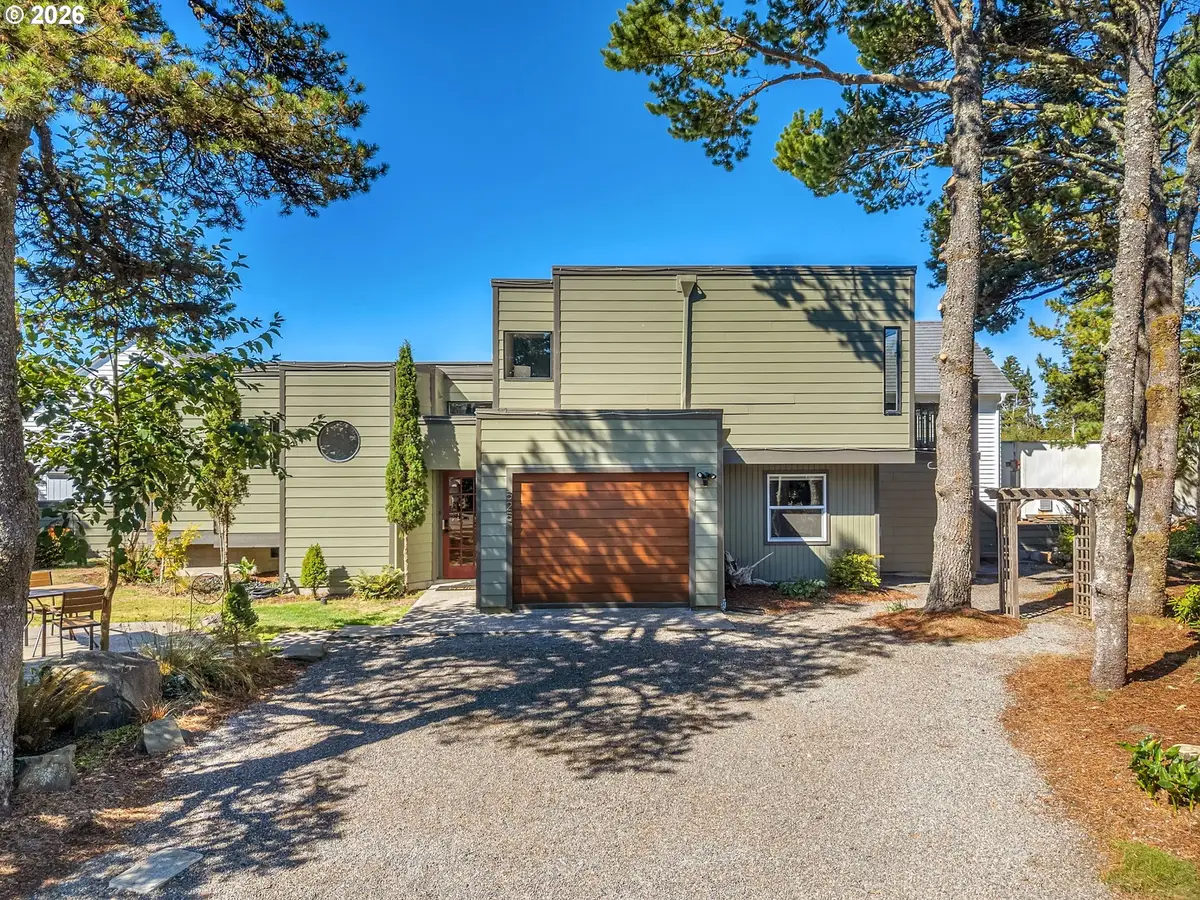 525 Heceta Pl, Hammond, OR 97121 - #1