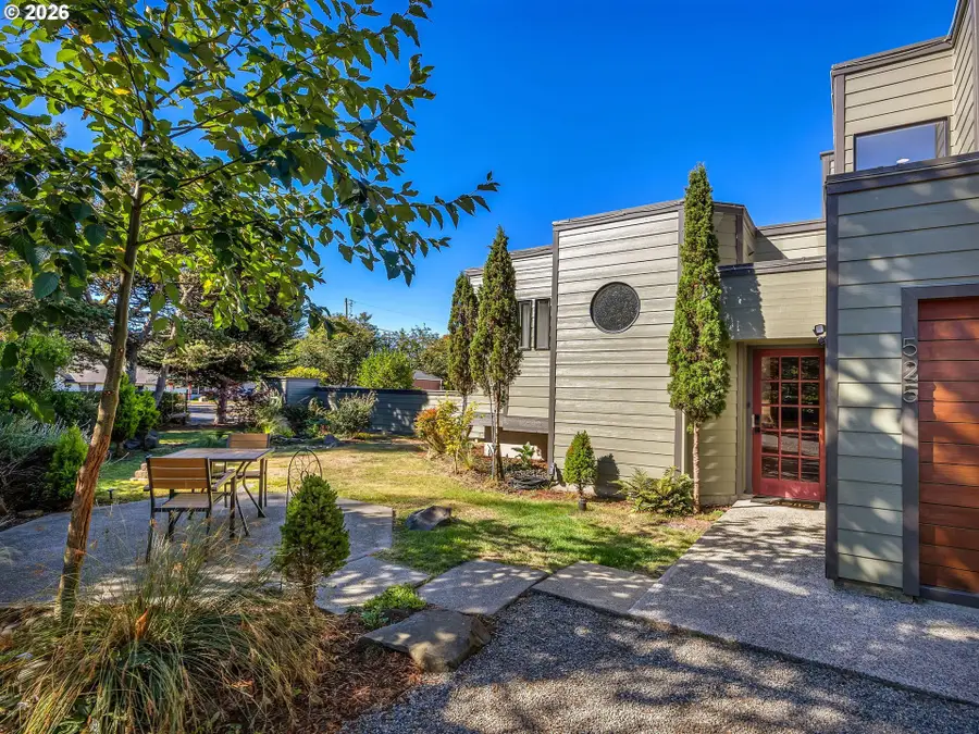525 Heceta Pl, Hammond, OR 97121 - #2