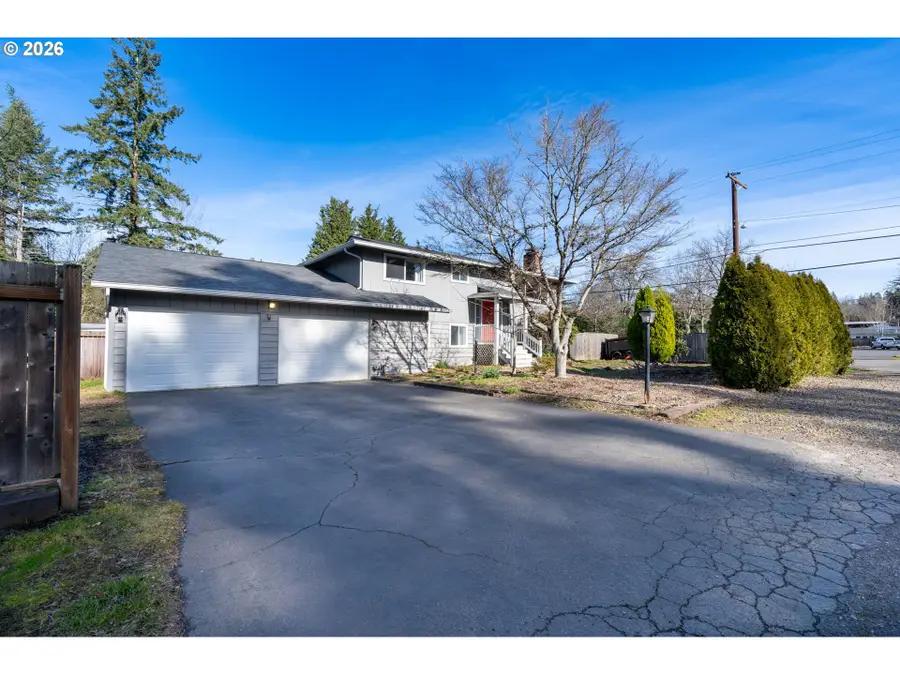 8205 SW Laurel St, Portland, OR 97225 - Image #2