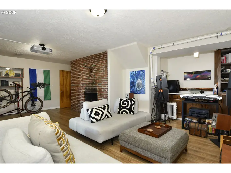 2405 NE Morgan St, Portland, OR 97211 - #2