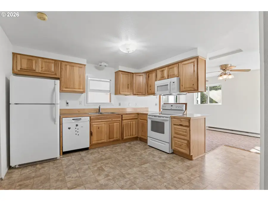 82600 Green Valley St, Creswell, OR 97426 - #2