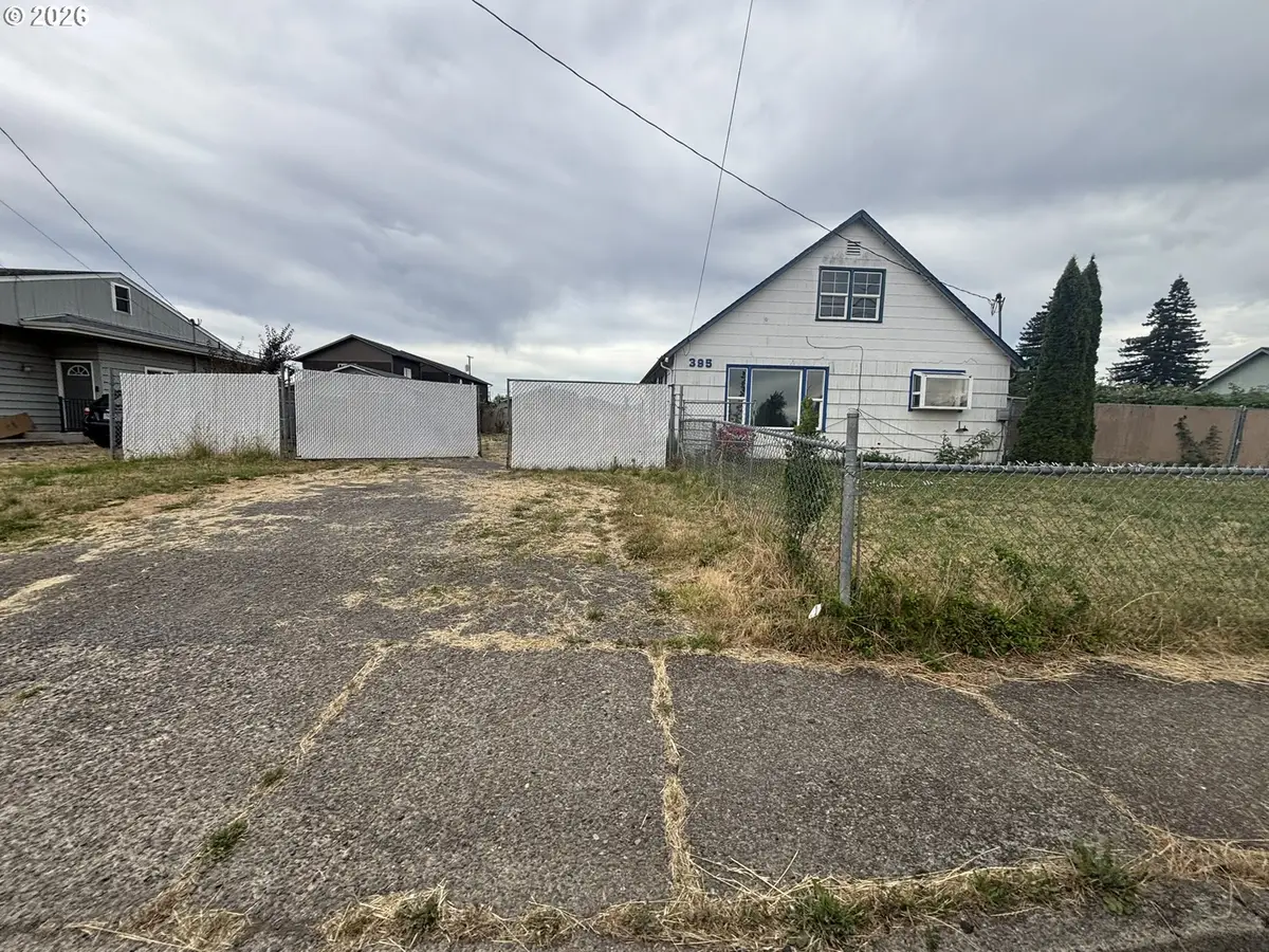 395 36th St, Springfield, OR 97478 - #1