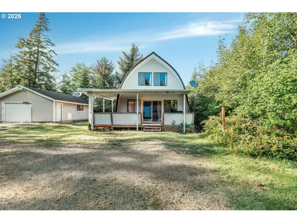 20520 Crane Pl, OceanPark, WA 98640