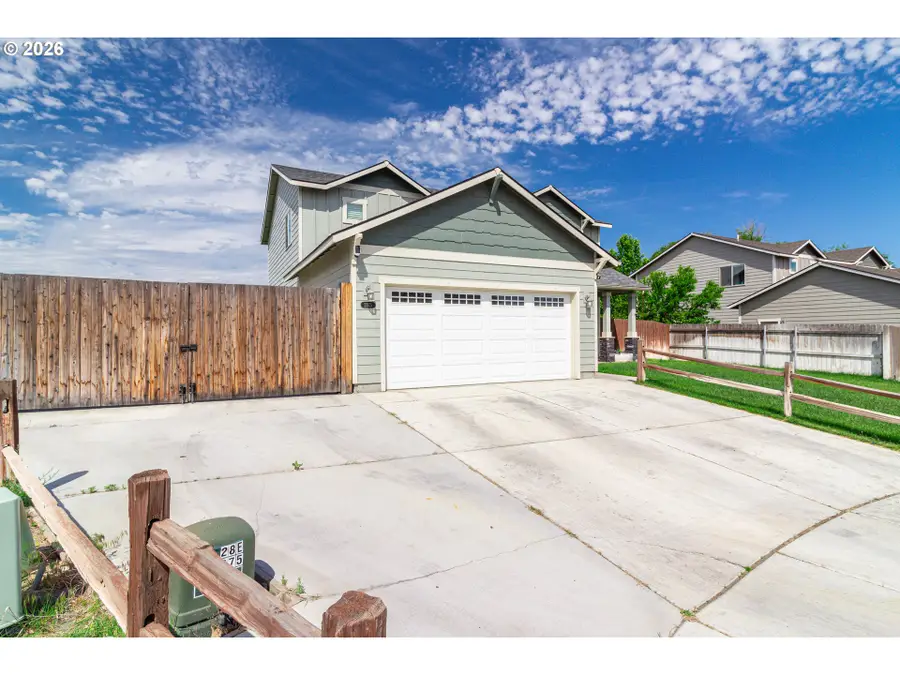 2375 NW Valley View Dr, Hermiston, OR 97838 - #3