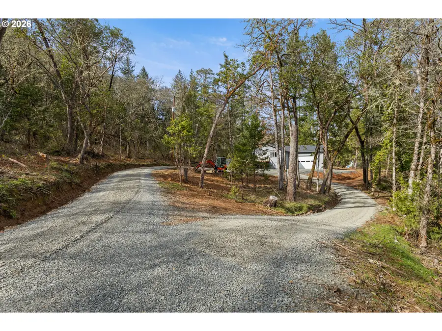 536 Annis St, Canyonville, OR 97417 - #3