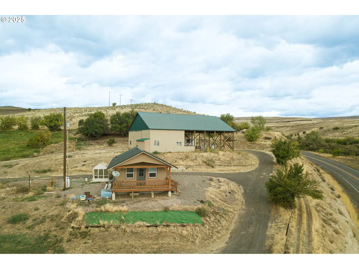 37102 Woods Ln, Richland, OR 97870 - #1