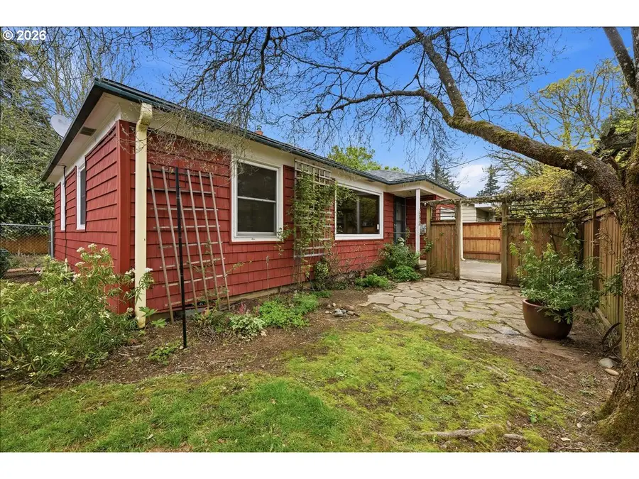 5823 SE Insley St, Portland, OR 97206 - #2