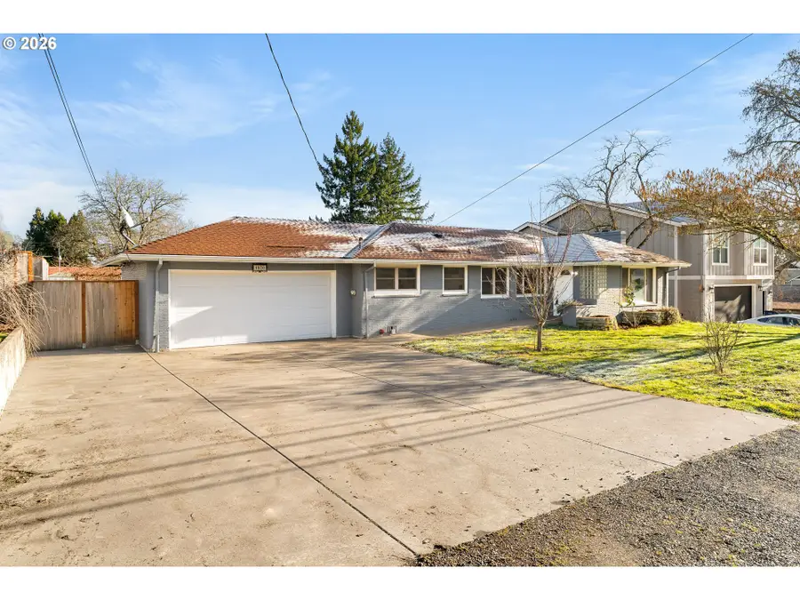 1820 NW Thatcher Rd, Forest Grove, OR 97116 - #2