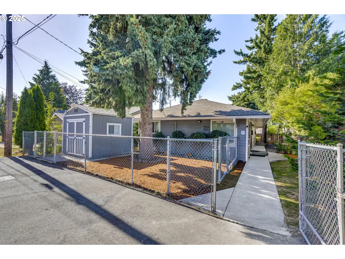 9016 9022 SE Ankeny St, Portland, OR 97216 - #1